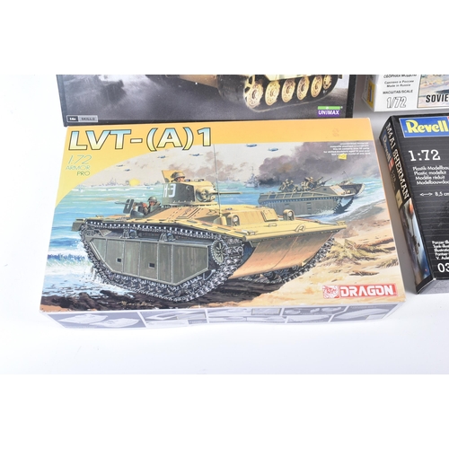 315 - Model kits - a collection of x15 assorted plastic Military model kits of various scales and makers. ... 