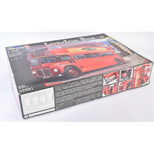 332 - An original Revell 1/24 scale plastic model kit No. 07651 London Bus. The kit appearing unused with ... 