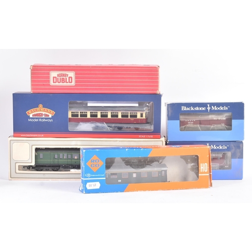 341 - A collection of assorted OO gauge model railway trainset locomotive rolling stock coaches and carria... 