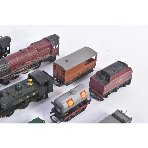 428 - A collection of assorted vintage OO gauge model railway trainset locomotive items comprising; Hornby... 