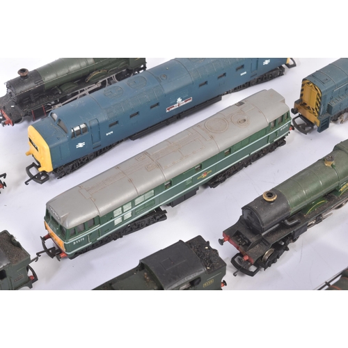 432 - A collection of assorted steam and diesel OO gauge model railway trainset locomotive engines to incl... 