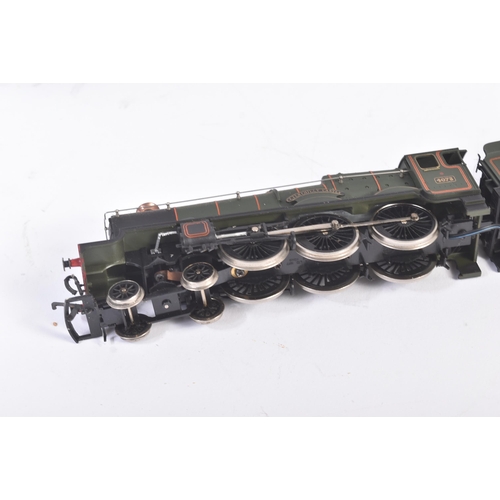 432 - A collection of assorted steam and diesel OO gauge model railway trainset locomotive engines to incl... 