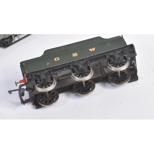 433 - A collection of assorted OO gauge model railway trainset locomotive rolling stock wagons and carriag... 