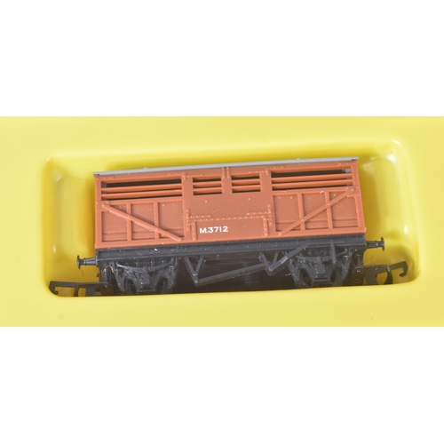 59 - A vintage Hornby OO gauge model railway electric trainset No. RS-51 The Freight Master.The set conta... 