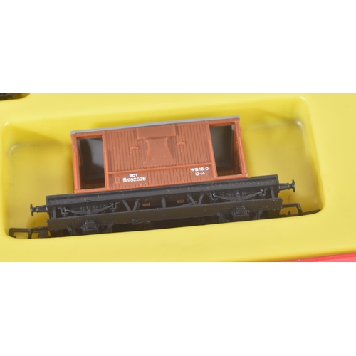 59 - A vintage Hornby OO gauge model railway electric trainset No. RS-51 The Freight Master.The set conta... 