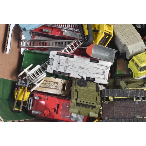 60 - A collection of vintage Dinky Toys diecast models cars and other vehicles, largely of military and c... 