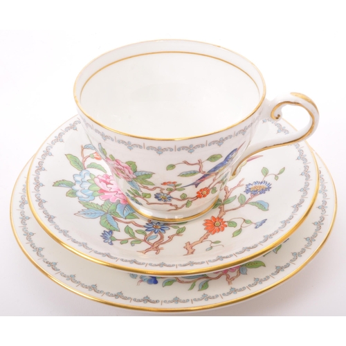 133 - Aynsley - A 20th Century vintage Aynsley bone china tea service in the Pembroke pattern. To comprise... 