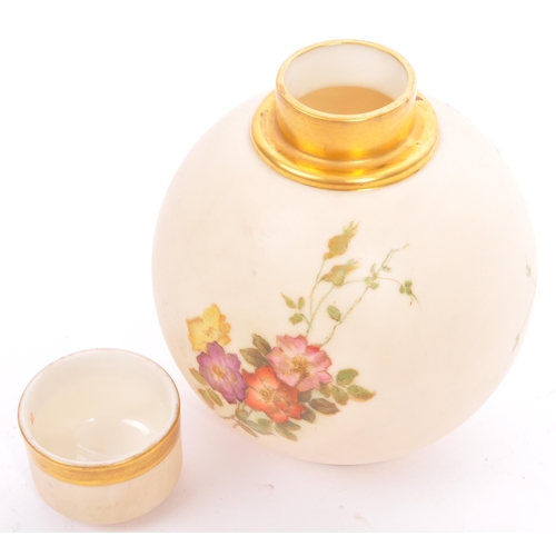 21 - Royal Worcester - A 19th century late Victorian era Royal Worcester Ivory Blush bone china lidded po... 