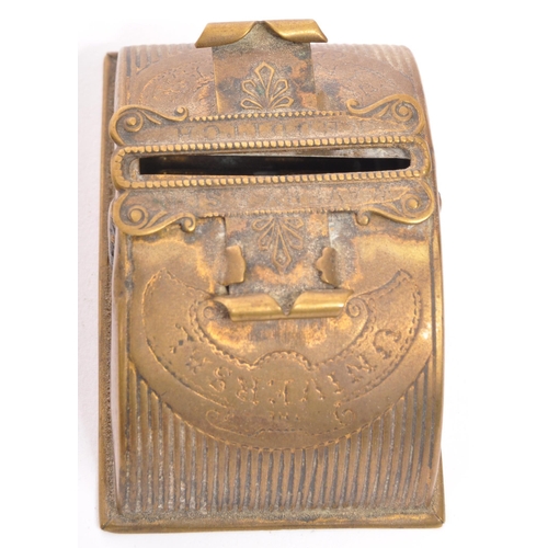 225a - W. Avery & Sons Redditch - A 19th century Victorian circa. 1870's gilt metal 'Universal Pin Case'. T... 