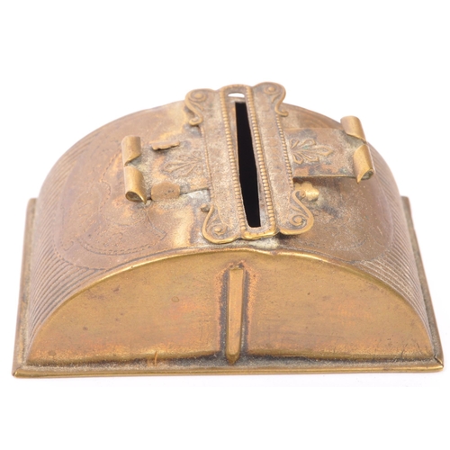 225a - W. Avery & Sons Redditch - A 19th century Victorian circa. 1870's gilt metal 'Universal Pin Case'. T... 