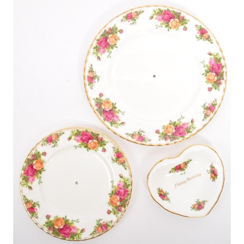 24 - A vintage 20th century fine bone china Royal Albert 'Old Country Roses' tea service. The lot to incl... 