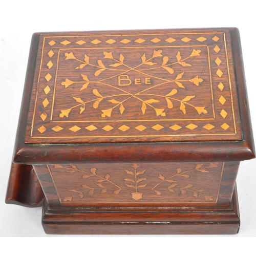 249 - A mid-century / vintage copper Inlaid marquetry, oak cigarette box with dovetail joints. Measures 17... 