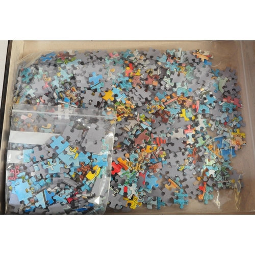 261 - Falcon & Jumbo - A large collection of NOS sealed and unsealed Falcon and Jumbo jigsaw puzzles - Was... 