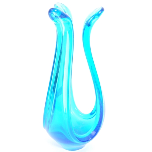 289 - Two large Murano glass studio sculptures, one in blue with three open and pinched sides, approx 27cm... 