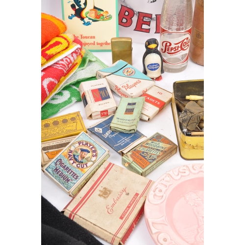 348 - Of Breweriana Interest - A collection of vintage 20th century of Breweriana pubnallia items. To incl... 