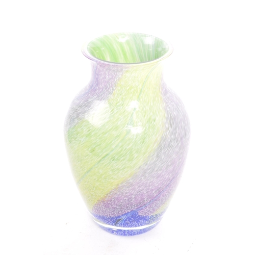 35 - A retro vintage 20th century Malcolm Sutcliffe (British) studio art glass vase having an opaque vase... 