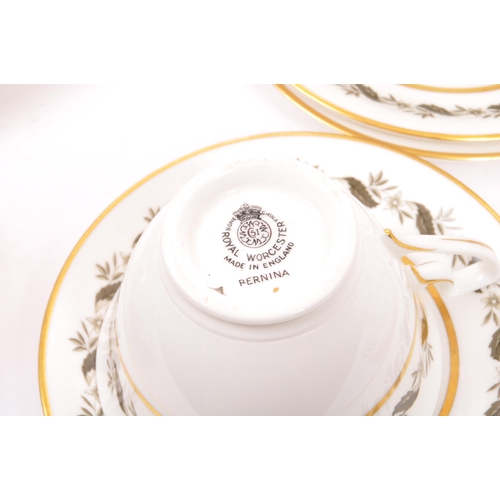 37 - A large retro vintage 20th century Royal WorcesterÂ Â fine bone china dinner service in the 'Bernina... 