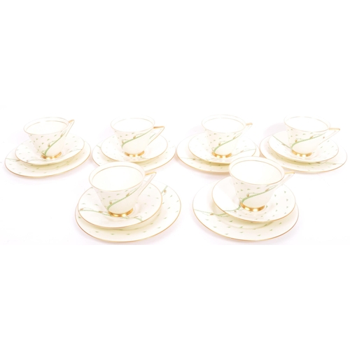 4 - Early 20th century Art Deco 'YVONNE' 21 piece tea set / service by Royal Doulton. Consisting ofÂ cup... 