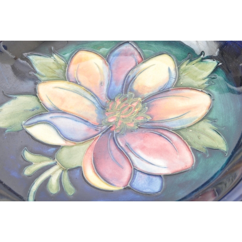 8 - Moorcroft Pottery - Vintage 20th century ceramic plate in the Clematis pattern. 19cm diameter. With ... 