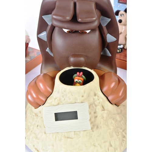 A collection of vintage Wesco made Wallace and Gromit digital radio