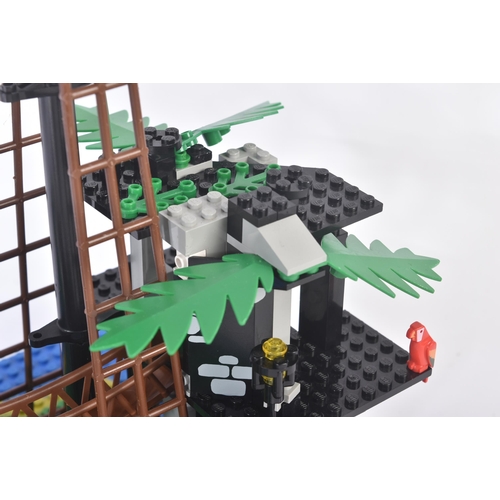 538 - Lego Set - Legoland - a vintage 1980s (1989) Lego Land set No. 6270 Forbidden Island / Pirate Island... 