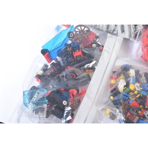 540 - A collection of assorted vintage 1980s Lego sets believed to comprise of; 6270 Forbidden Island, 627... 