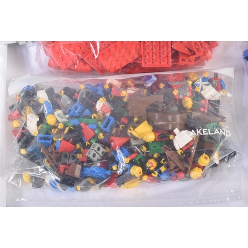 540 - A collection of assorted vintage 1980s Lego sets believed to comprise of; 6270 Forbidden Island, 627... 