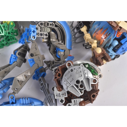 541 - A collection of assorted Lego Bionicle sets to include; Rahkshi Guurahk, Bohrok, Bohrok-Kal and more... 