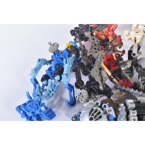 541 - A collection of assorted Lego Bionicle sets to include; Rahkshi Guurahk, Bohrok, Bohrok-Kal and more... 