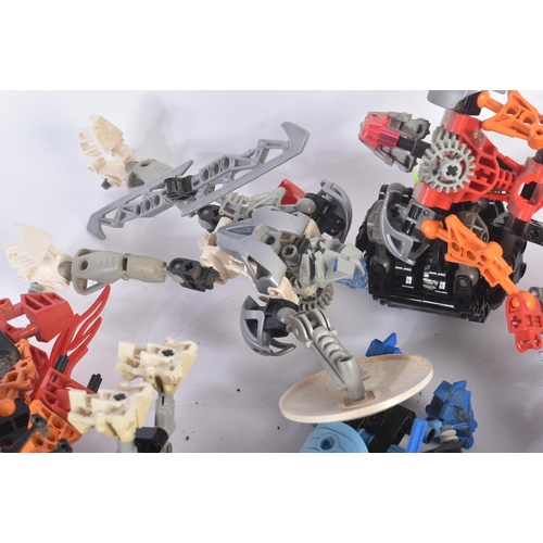 541 - A collection of assorted Lego Bionicle sets to include; Rahkshi Guurahk, Bohrok, Bohrok-Kal and more... 