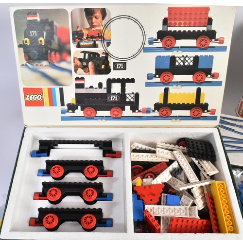 547 - Lego - a collection of vintage Lego sets and loose bricks to include; No. 171 Train without motor, N... 