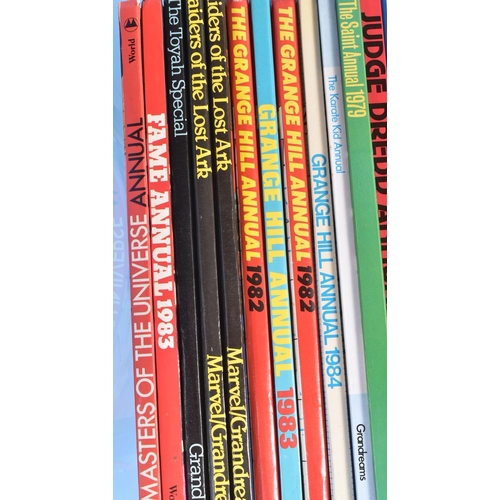 562 - Annuals - a large collection of original vintage c1970s / 1980s TV & Film related tie-in annuals. In... 