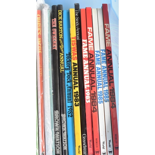 562 - Annuals - a large collection of original vintage c1970s / 1980s TV & Film related tie-in annuals. In... 