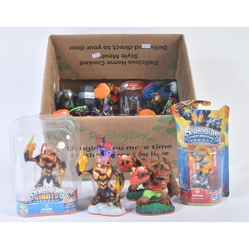 589 - Retro Gaming - a collection of Activision made Skylanders ' toy-to-life ' character action figures t... 