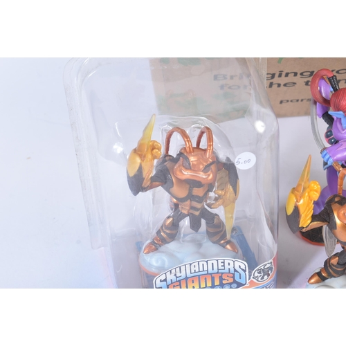 589 - Retro Gaming - a collection of Activision made Skylanders ' toy-to-life ' character action figures t... 