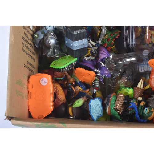 589 - Retro Gaming - a collection of Activision made Skylanders ' toy-to-life ' character action figures t... 