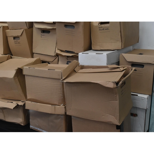 610 - Comic Books - a LARGE collection of assorted Comics appearing to span c1970 to 1990s to include; Mar... 