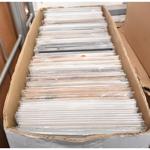 610 - Comic Books - a LARGE collection of assorted Comics appearing to span c1970 to 1990s to include; Mar... 