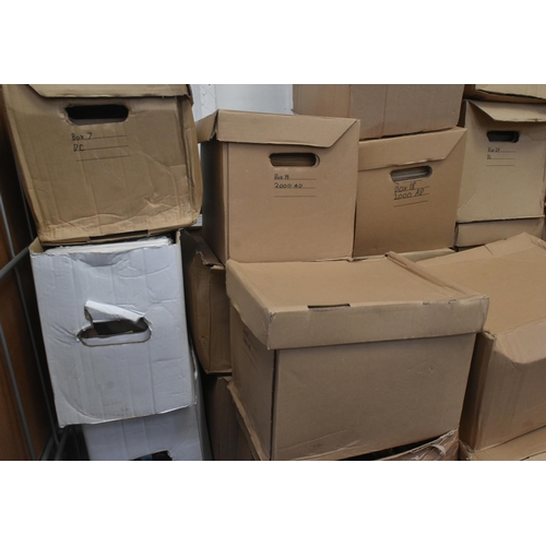 610 - Comic Books - a LARGE collection of assorted Comics appearing to span c1970 to 1990s to include; Mar... 