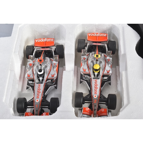 611 - An original Hornby made digital Scalextric slot car racing set No. C1214 Formula One / F1 Alonso & H... 