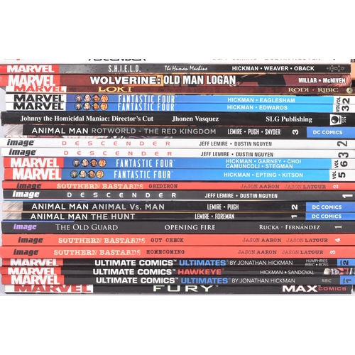 618 - Graphic Novels - a large collection of assorted graphic novel / comic books. Largely Marvel and DC e... 