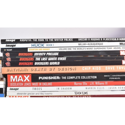 618 - Graphic Novels - a large collection of assorted graphic novel / comic books. Largely Marvel and DC e... 