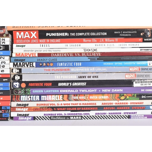 618 - Graphic Novels - a large collection of assorted graphic novel / comic books. Largely Marvel and DC e... 