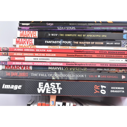 618 - Graphic Novels - a large collection of assorted graphic novel / comic books. Largely Marvel and DC e... 