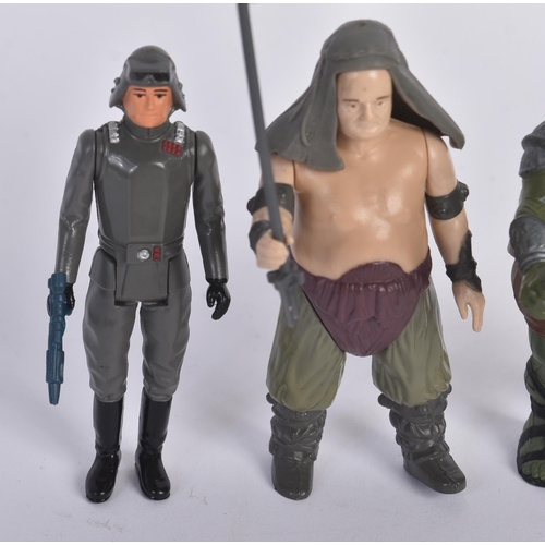 747 - Star Wars  - a collection of x4 original vintage Kenner / Palitoy made Star Wars action figures. Inc... 