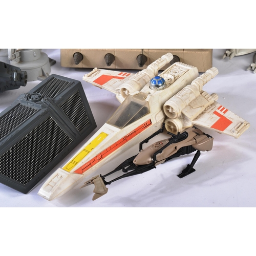 759 - Star Wars - a large collection of assorted vintage Kenner / Palitoy made action figure playsets. Inc... 