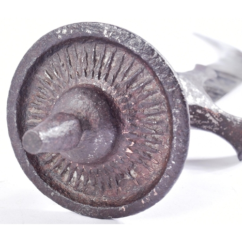 165 - A 19th Century Indian Tulwar ( Talwaar / Talwar ) sword. Disc shaped pommel with tapering finial, wa... 