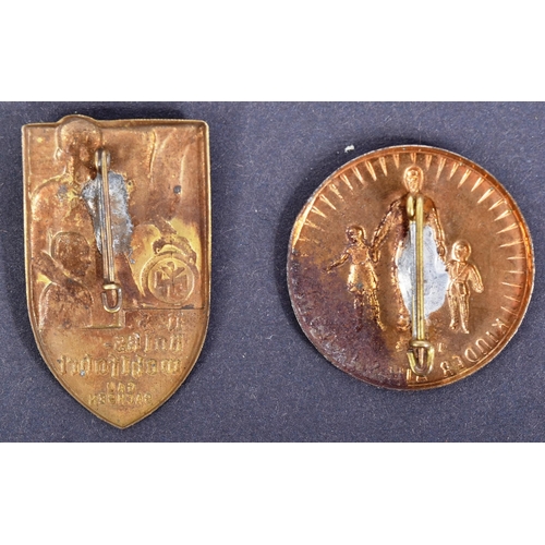 171 - Two WWII Second World War Third Reich Nazi German tinnie badges comprising Peoples Welfare Organisat... 