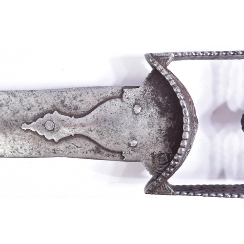 195 - An 18th Century Indian Mughal / Moghal Empire Katar dagger / push dagger. Silvered two bar hilt with... 