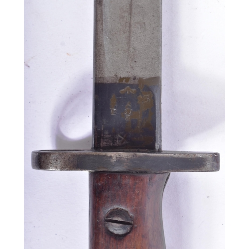 199 - An original WWI First World War era 1907 pattern SMLE / Lee Enfield sword bayonet. The bayonet havin... 